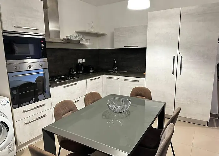 Seafront 3 Bedroom In Birzebbugia Apartament *