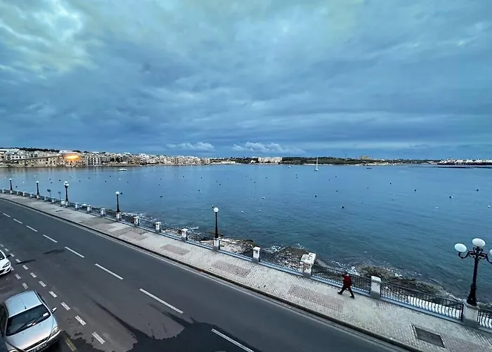 Seafront 3 Bedroom In Birzebbugia *