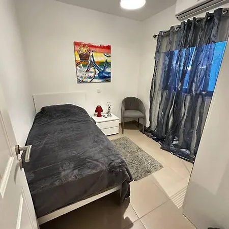 Apartman Seafront 3 Bedroom In Birzebbugia Birżebbuġa